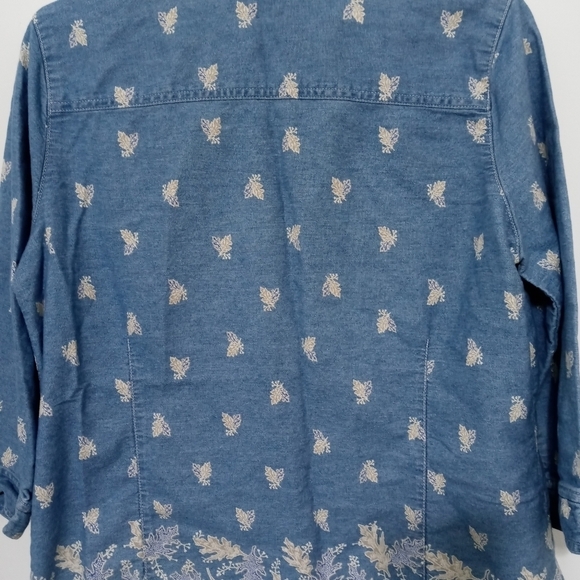 Classic Elements Women's Denim Button Down Shirt/Jacket  Leaf pattern - Picture 7 of 9